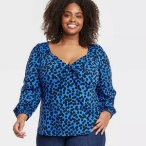 NWT Ava and Viv Plus Size Blue Dot Balloon Sleeve Blouse